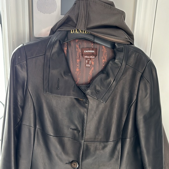 Danier long leather jacket size L - Picture 2 of 4